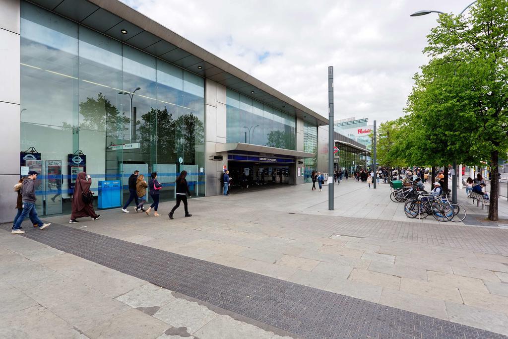 Veeve - Step Into London From Sinclair Gardens Apartment Exterior foto